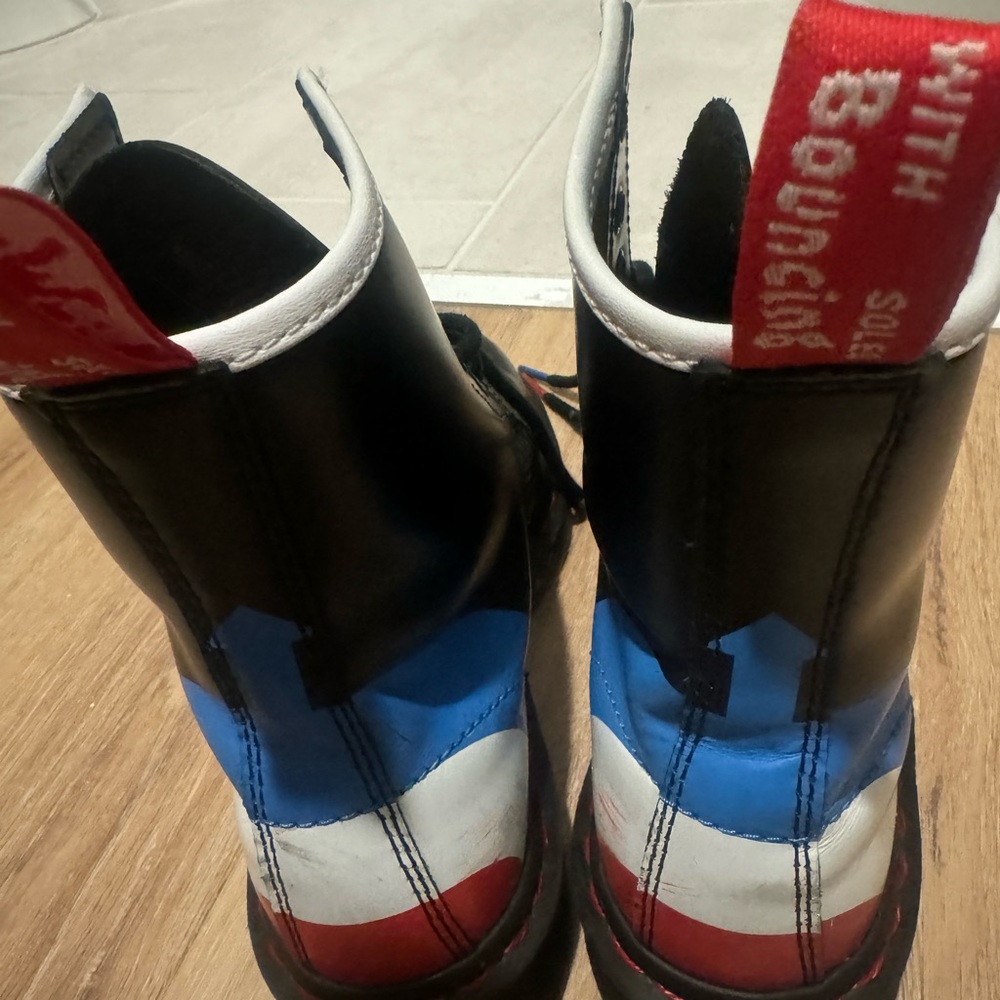 Shoes - Picture 2 of 3
